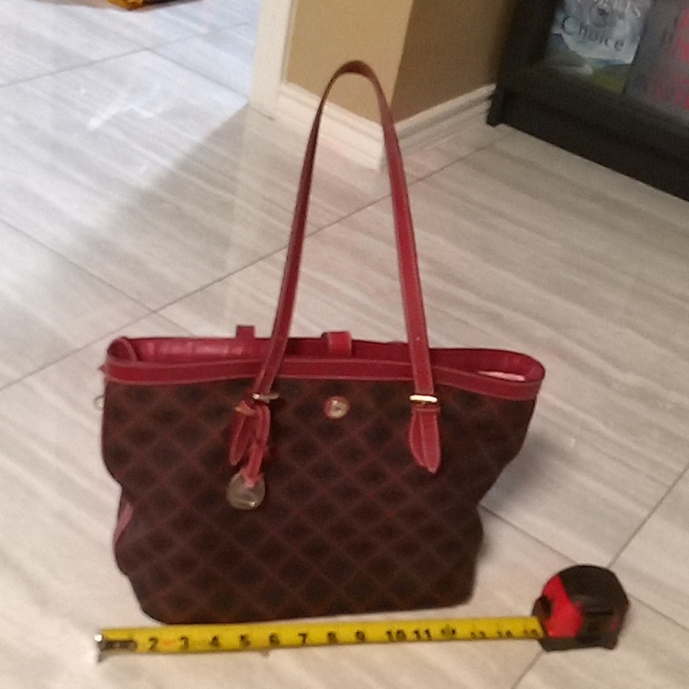 Dooney & Bourke purse
